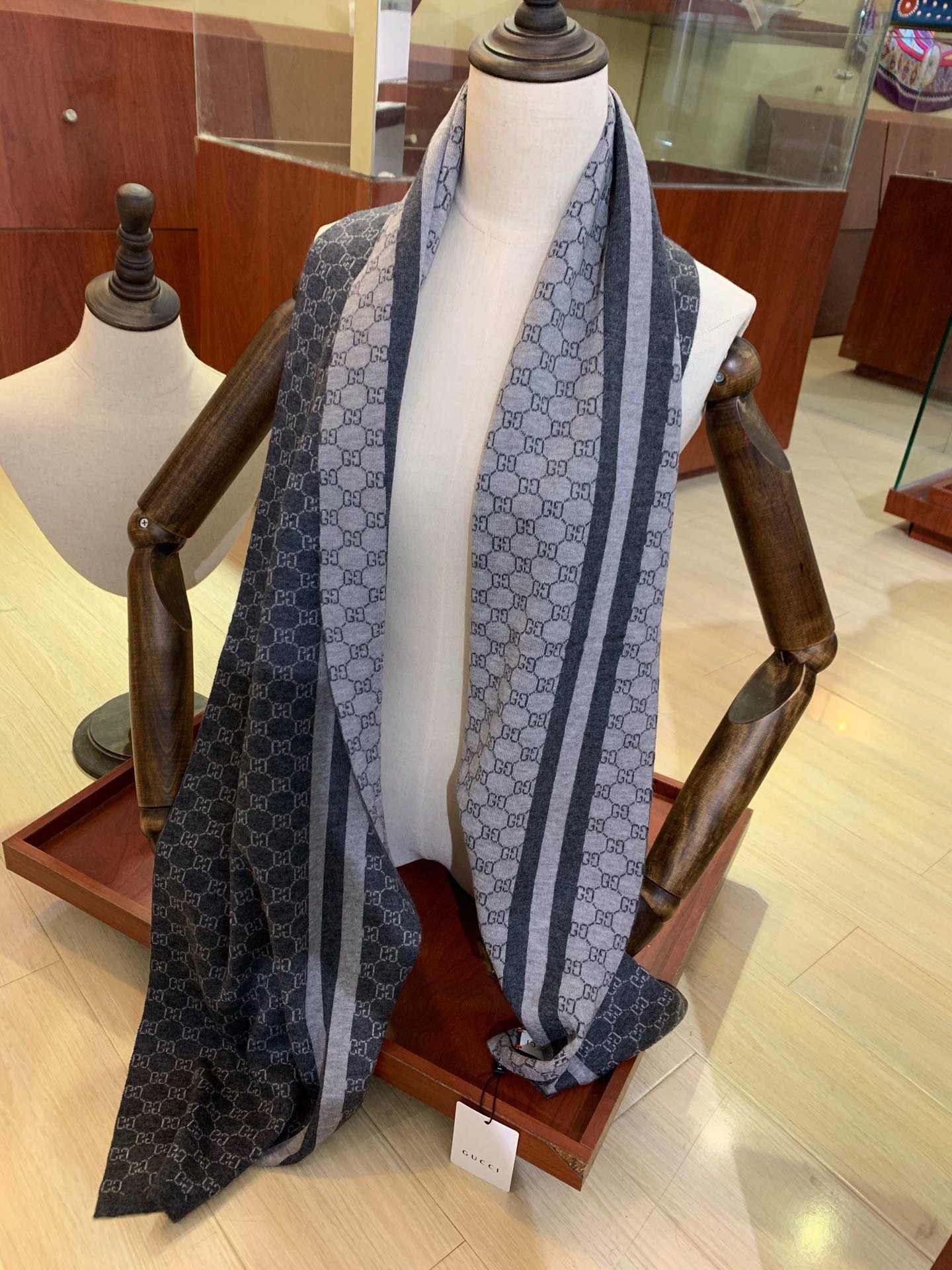 Gucci Scarves 1022